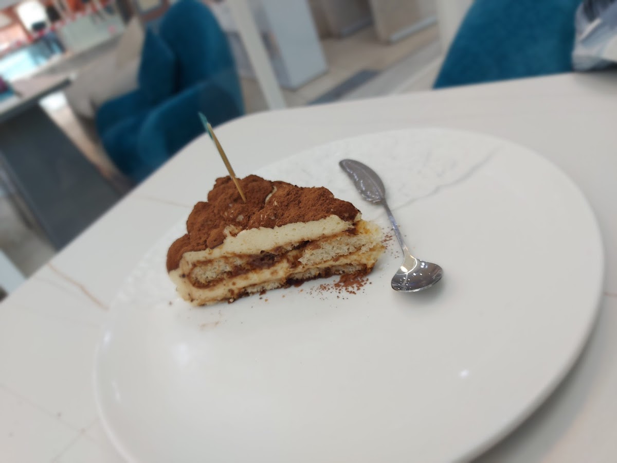 Snow Boom Cafe - Photo 8