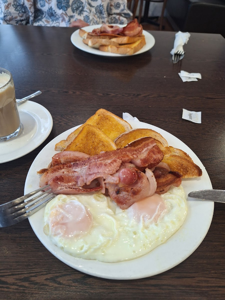 Theo's Coffee Lounge - Photo 5