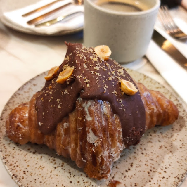 Croissant Chocolate Especial Y Almendras