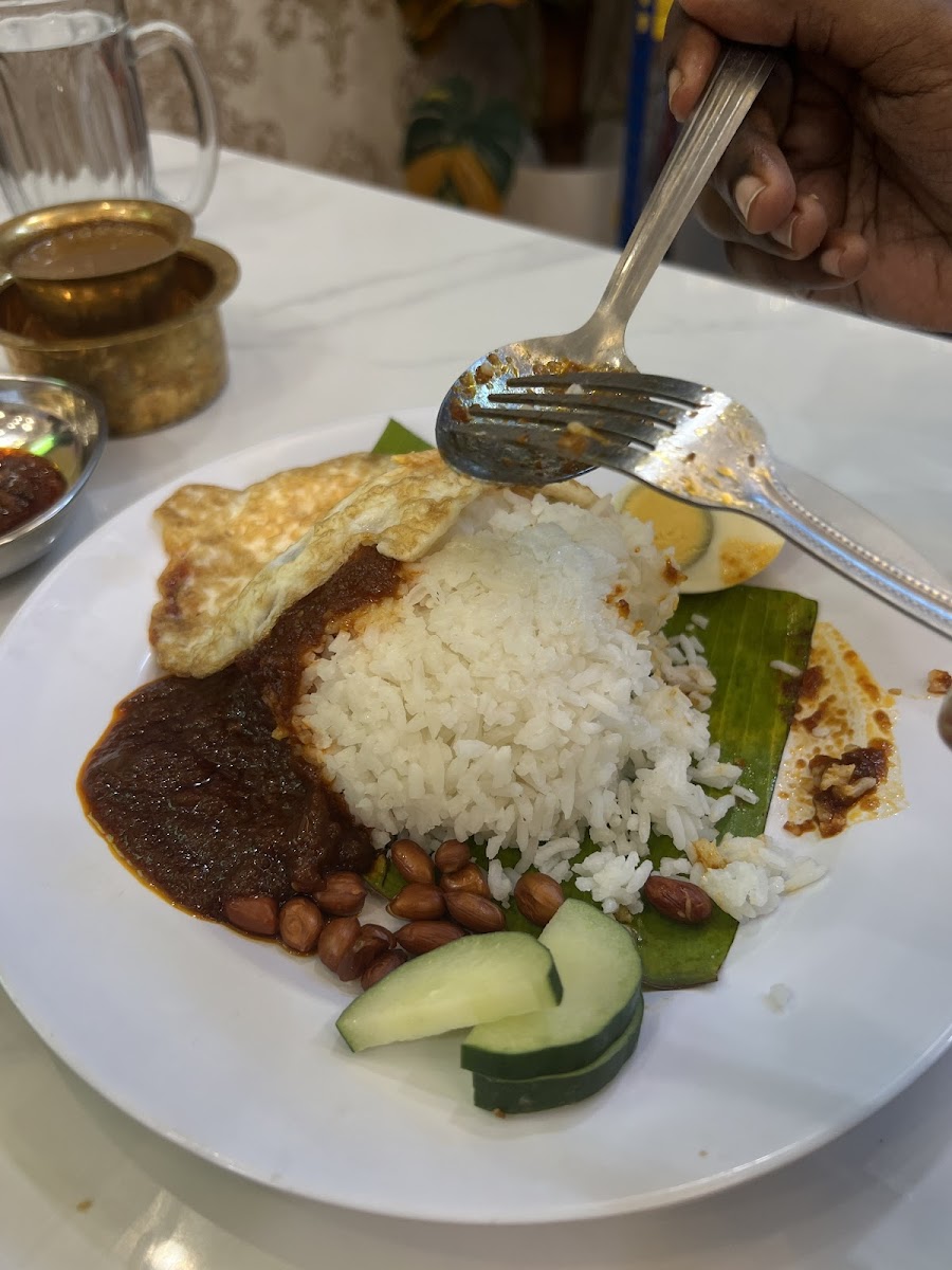 Uncle Mano Banana Leaf Restaurant - Photo 6