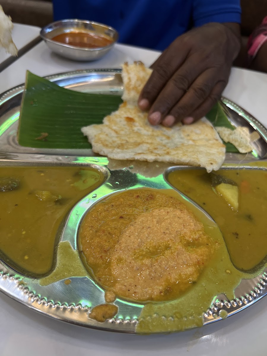 Uncle Mano Banana Leaf Restaurant - Photo 8