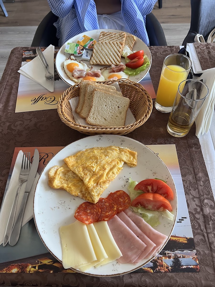 Caffe Caffe - Photo 9