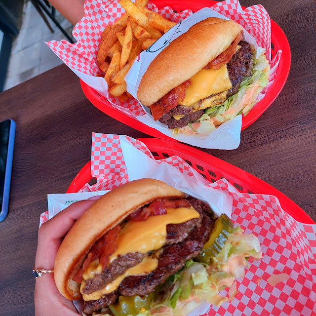 Double Cheeseburger