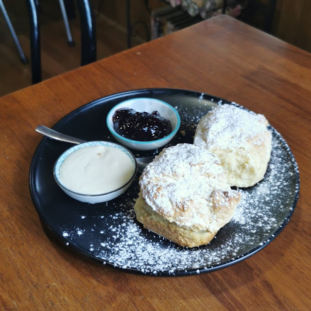 Scones I Jam & Cream