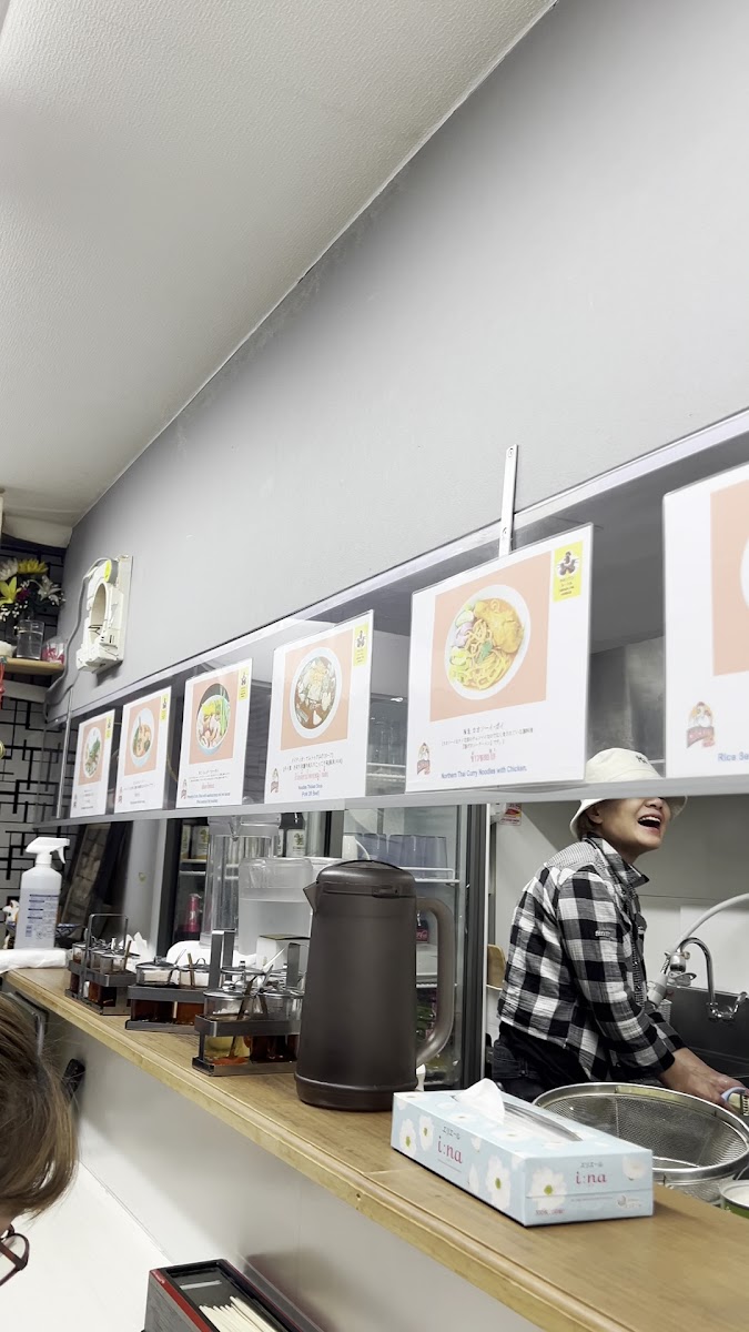CHICKEN ONE NOODLES チキンワン ヌードル (Thai Restaurant, ป้าแก้ว) - Photo 1