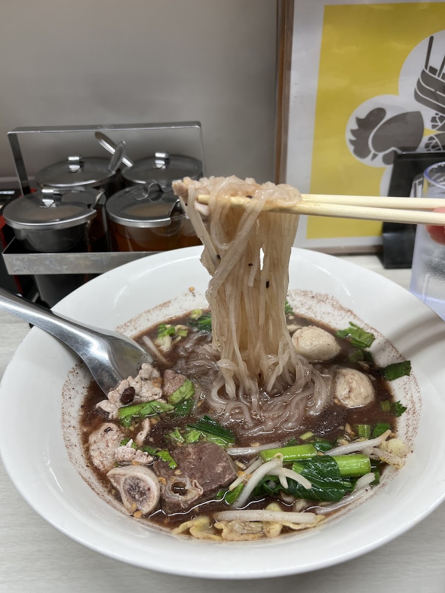 CHICKEN ONE NOODLES チキンワン ヌードル (Thai Restaurant, ป้าแก้ว) - Photo 4