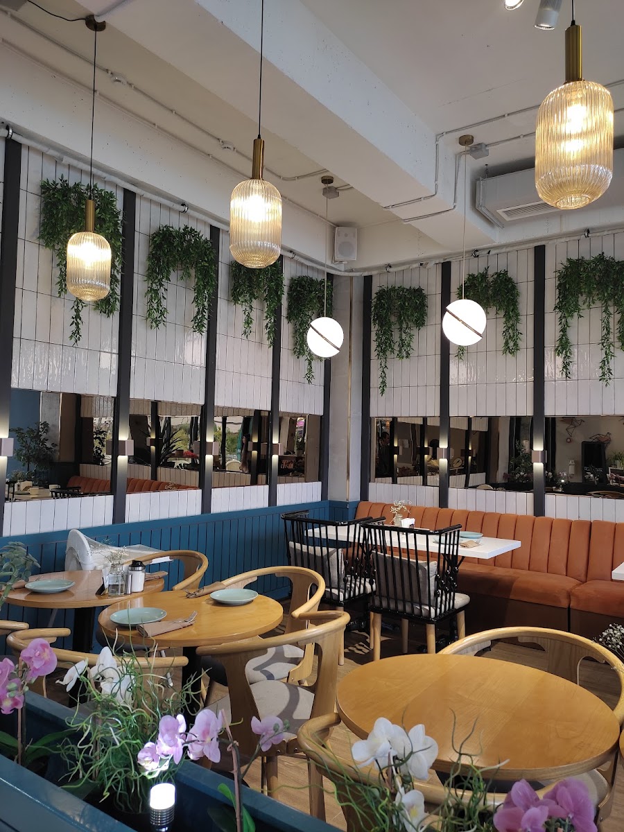 Arrows and Sparrows Cafe UZ - Photo 3
