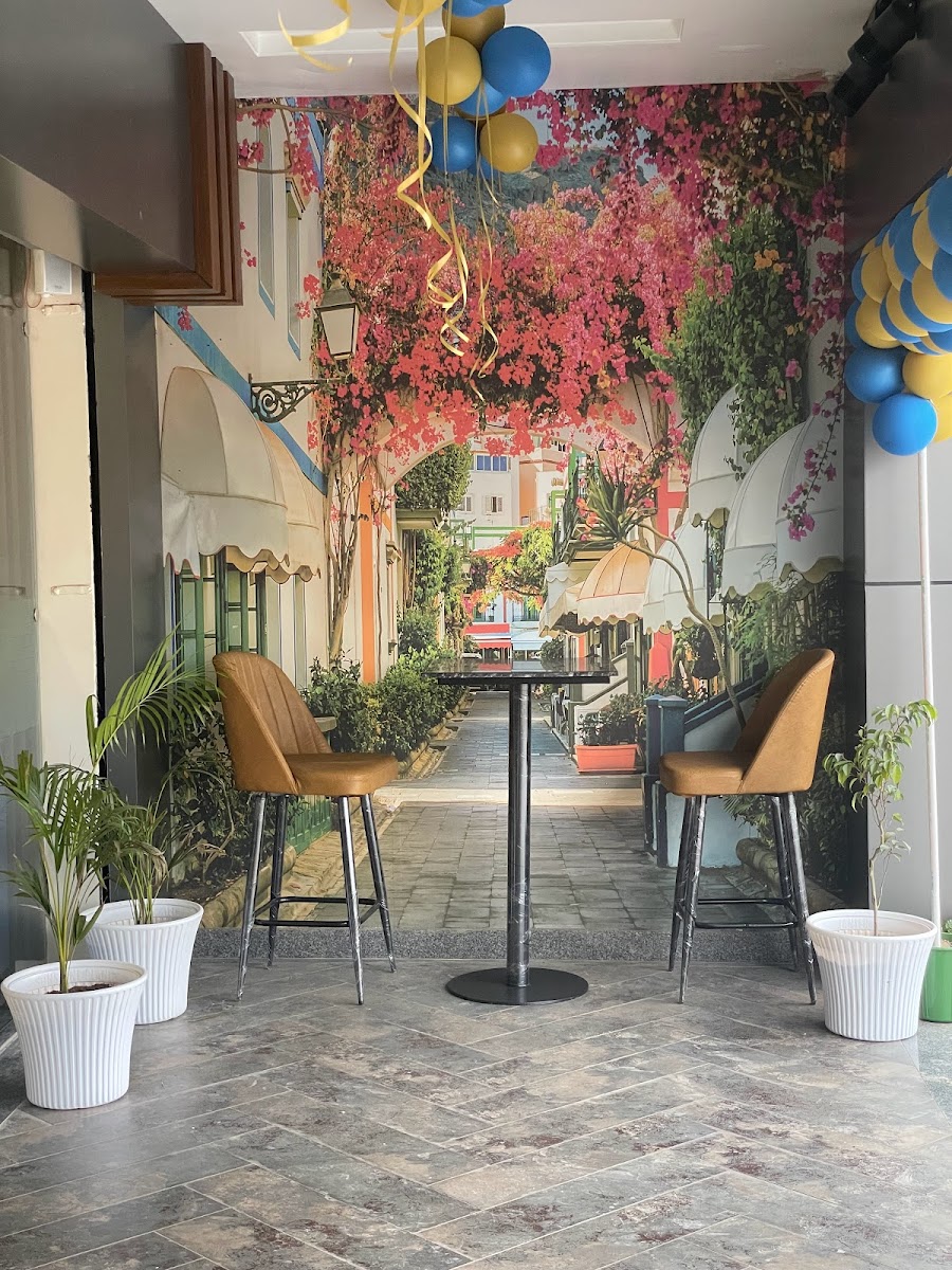 RESTRO CAFE FLORIDA | Best Restaurant Bar in Kharar Mohali
