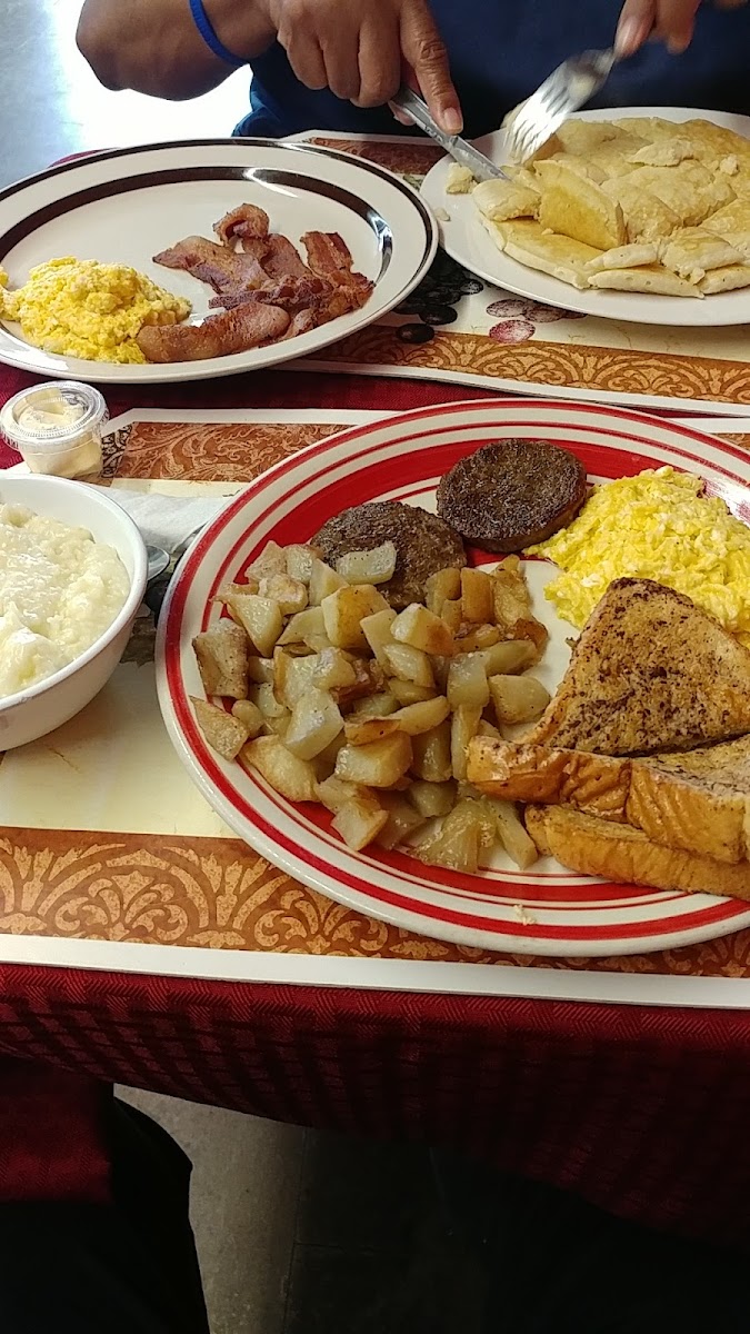 McCoy's Grill - Photo 7