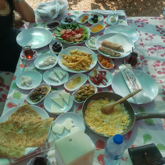 Serpme Kahvaltı Melemen