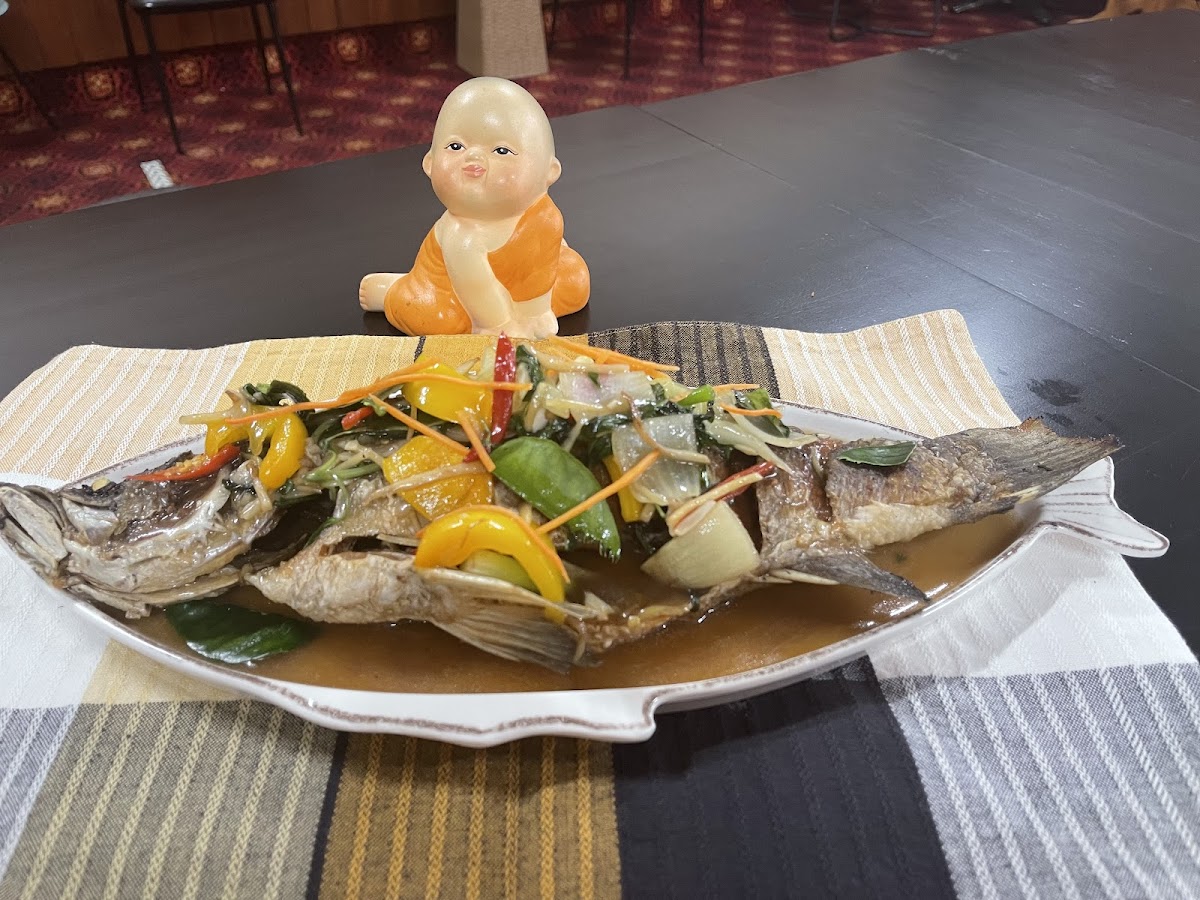 Golden Food Thai Restaurant - Photo 2
