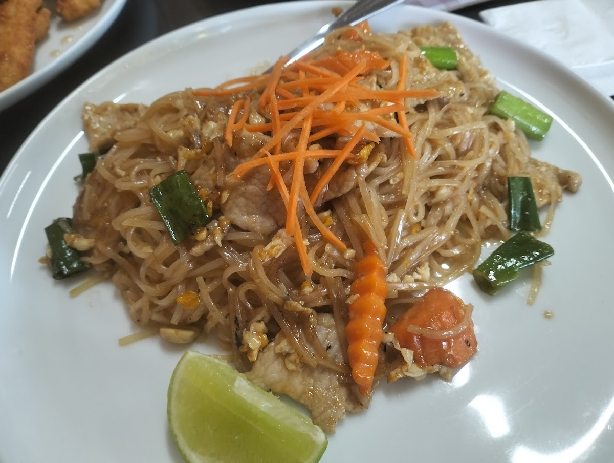 Golden Food Thai Restaurant - Photo 6