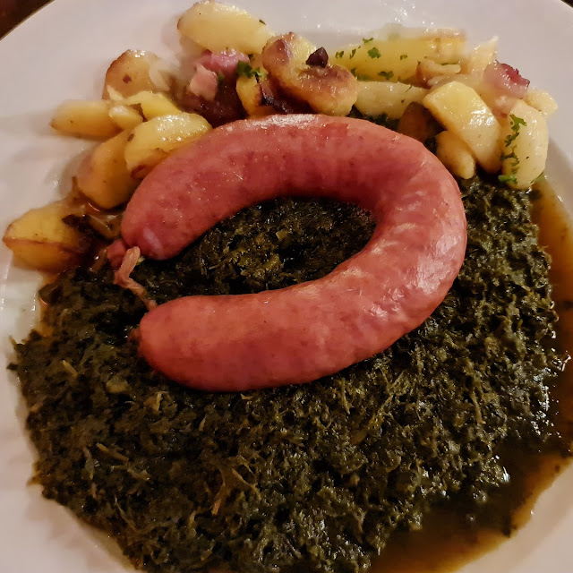Grünkohl Mit Bregenwurst Und Bratkartoffeln