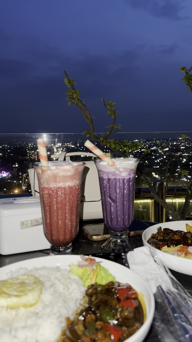 Sky Park Cafe & Bar - Photo 1