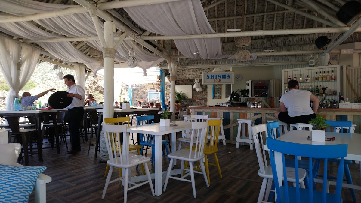 Mambo Beach Restaurant - Photo 3