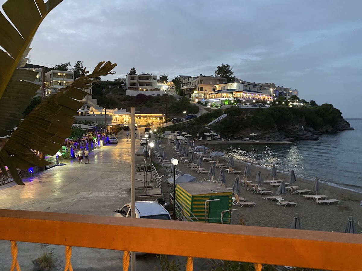 Mambo Beach Restaurant - Photo 4