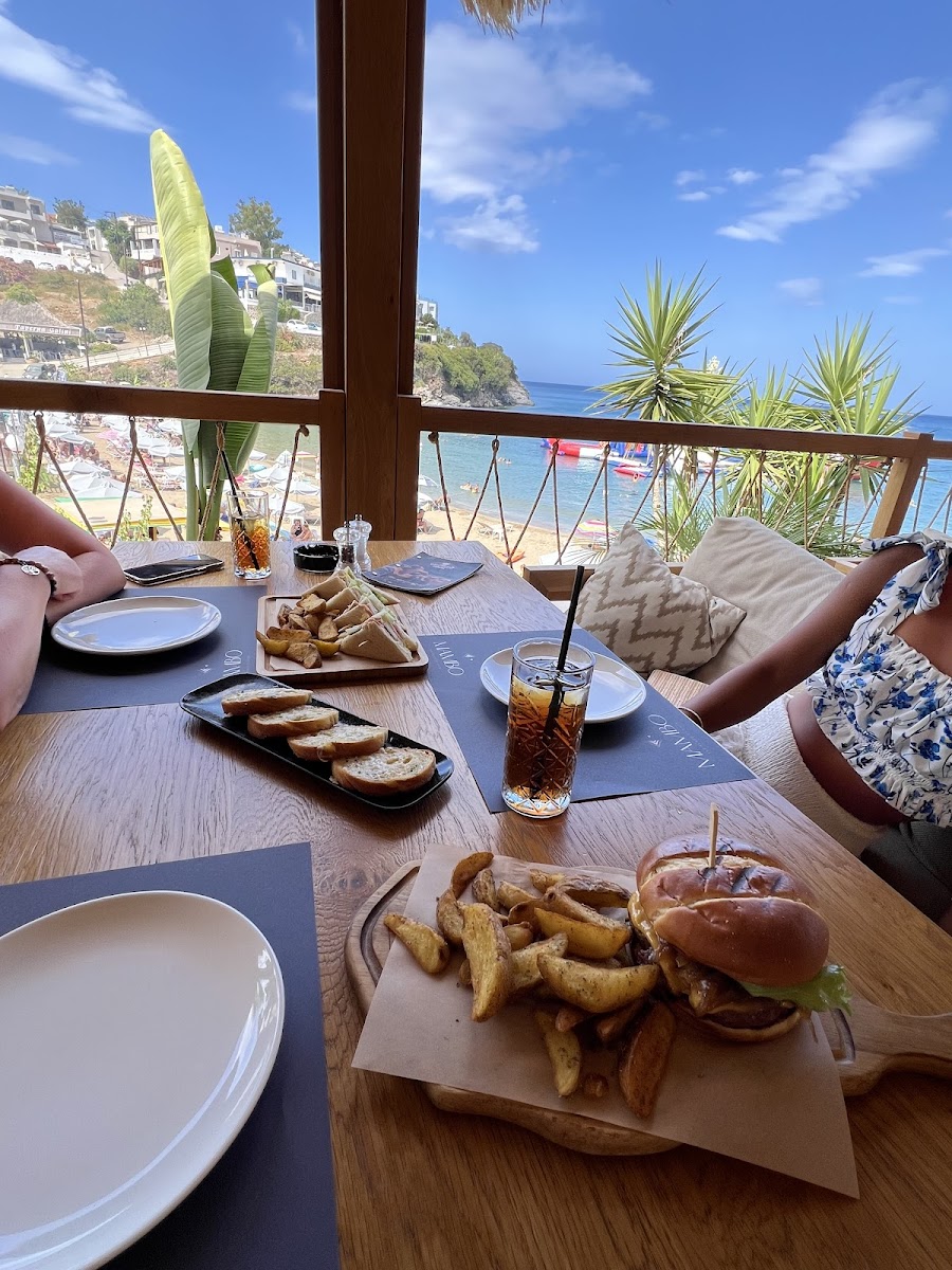 Mambo Beach Restaurant - Photo 7
