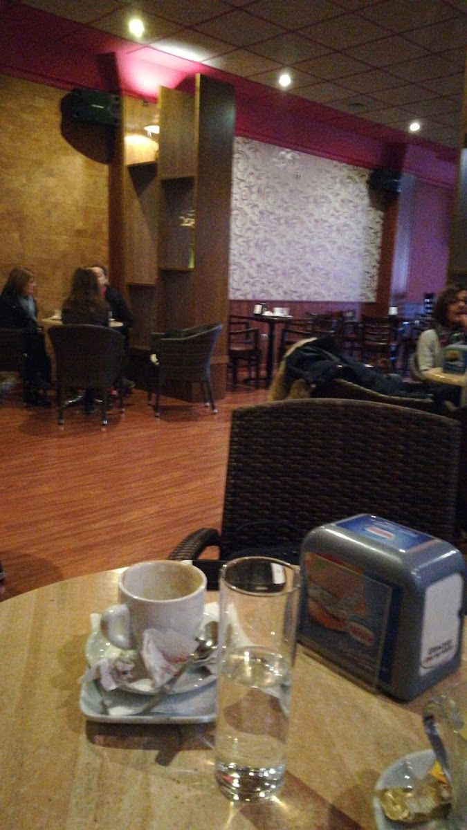 Café PIRANDELLO - Photo 3