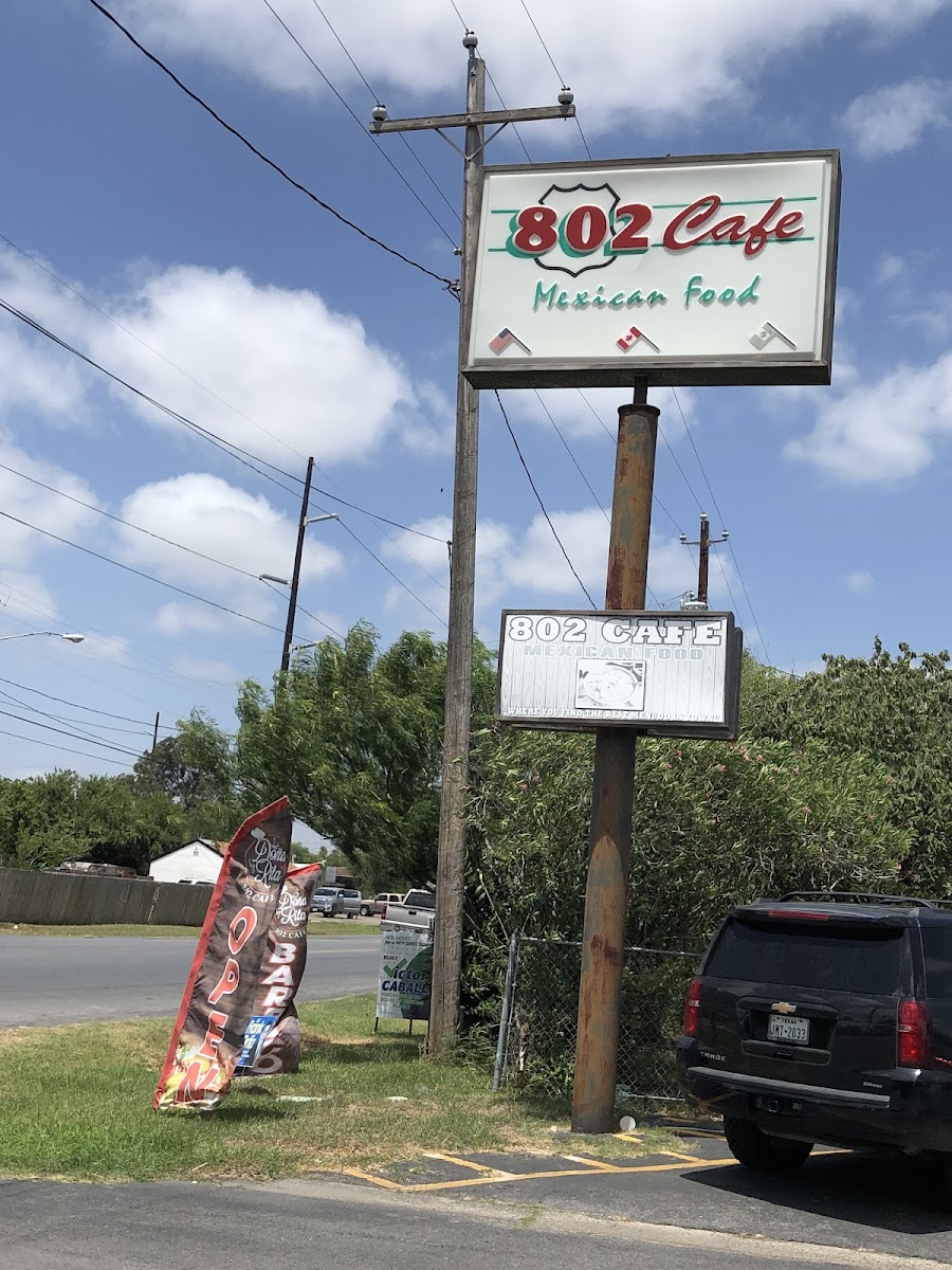 802 Restaurant - Photo 6