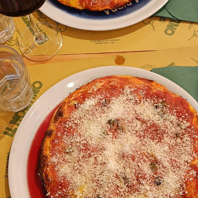 Pizza Pisana E Pizza Con Cipolle