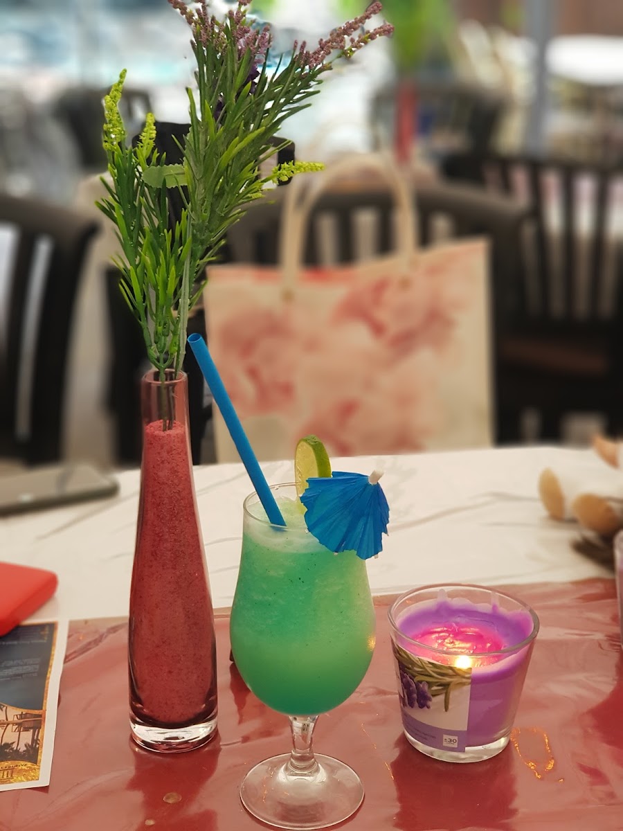 Lavender Restaurant und Café - Photo 6