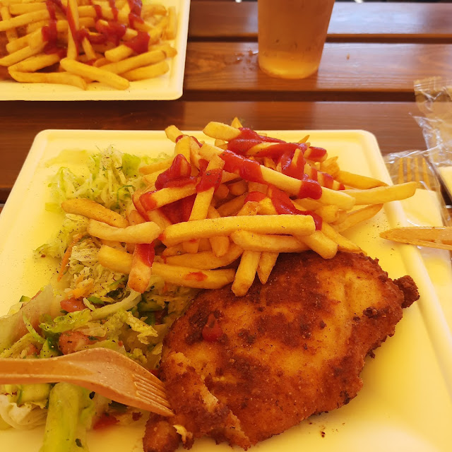 Kotlet Schabowy Surówki I Frytki