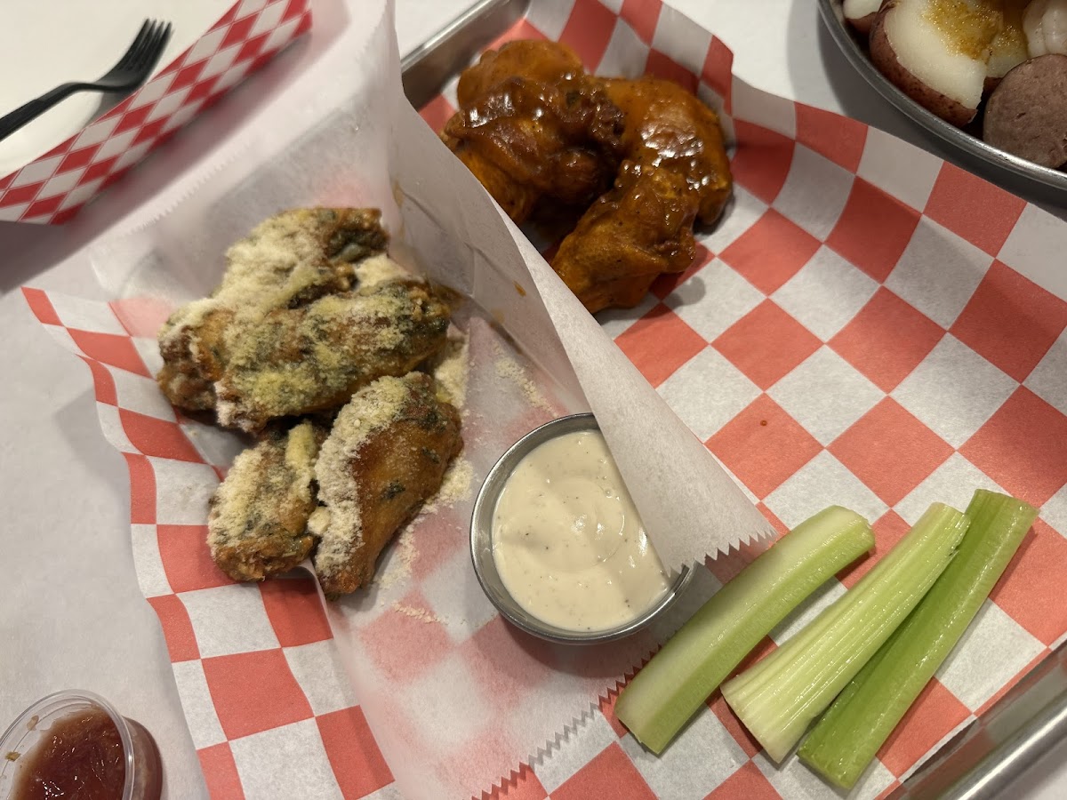 Mama's Crawfish N Wings - Photo 4