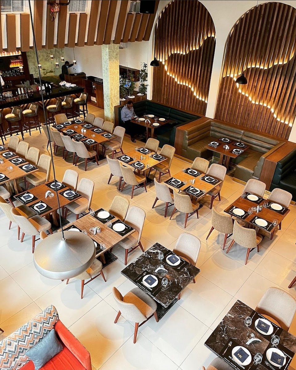 Ox restaurant & lounge