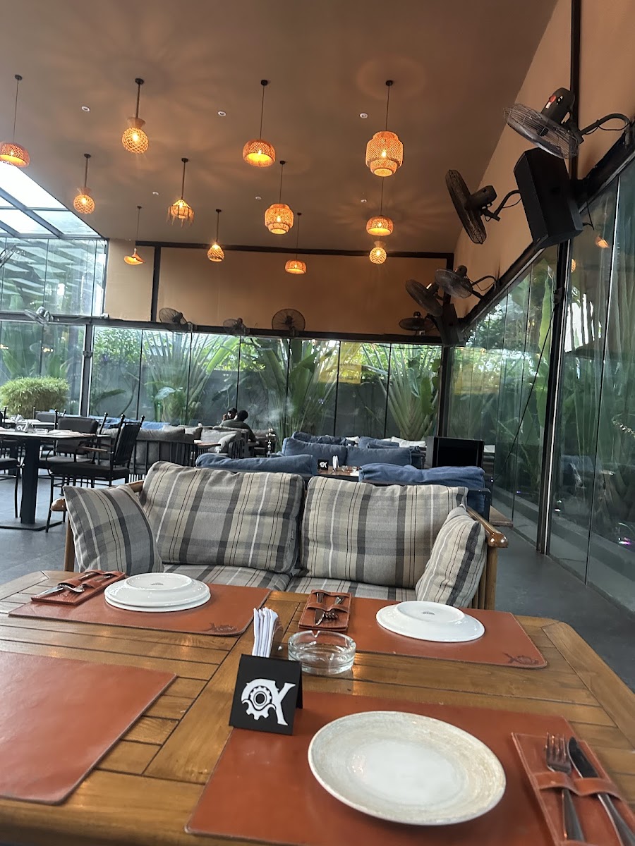 Ox restaurant & lounge - Photo 2