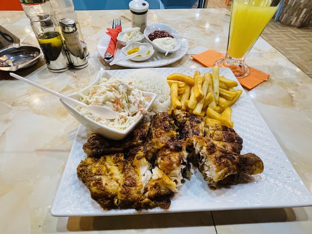 Lá Rosa Restaurant مطعم لبناني عربي