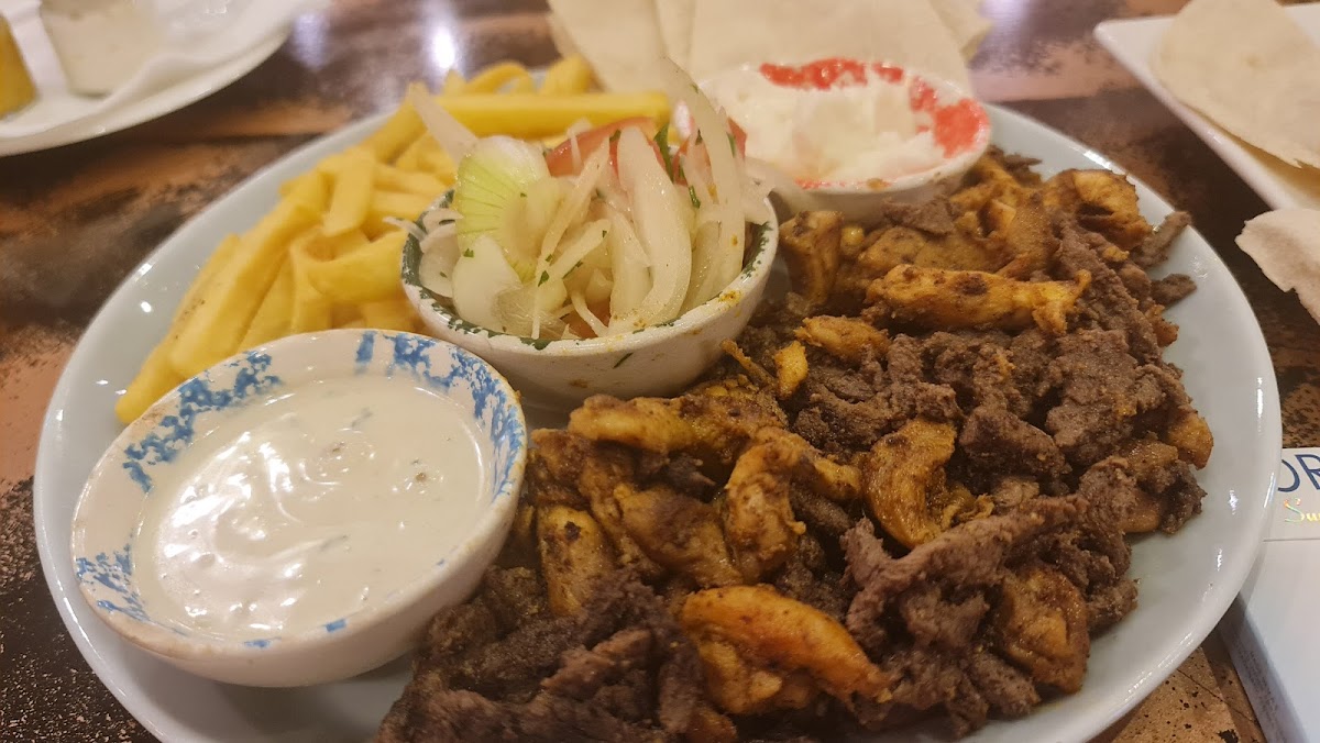 Lá Rosa Restaurant مطعم لبناني عربي - Photo 5