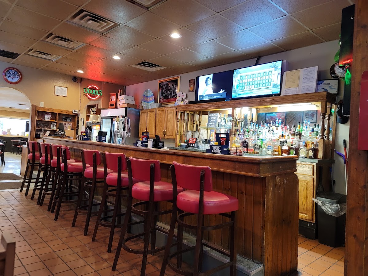 Auburn's Town Tavern - Photo 5