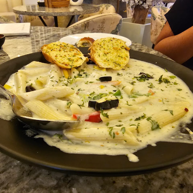White Sauce Pasta