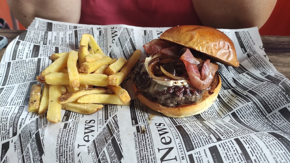 Mapache Burger | Hamburguesería en San Roque - Photo 1