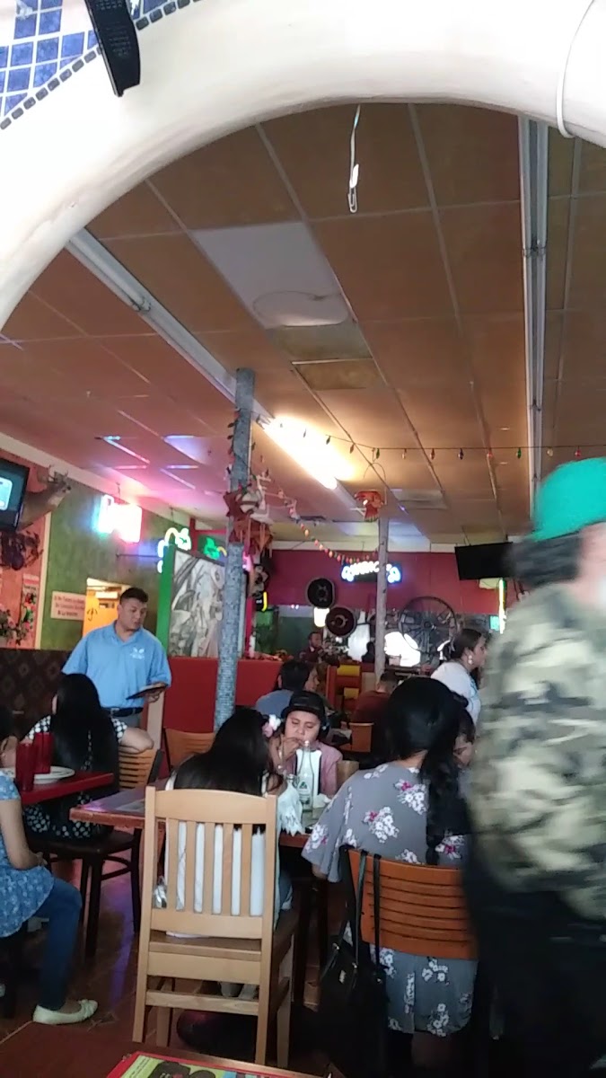 El Mariachi Restaurant - Photo 1