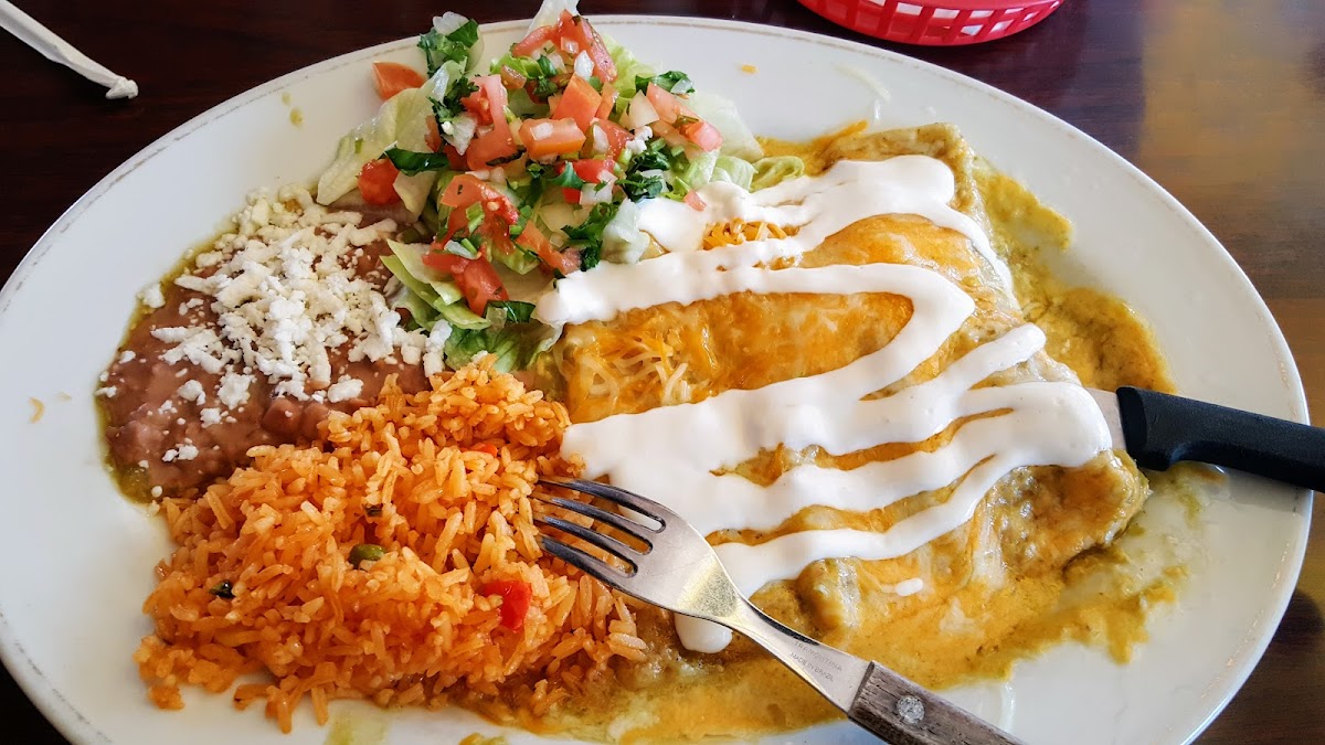 El Mariachi Restaurant - Photo 4