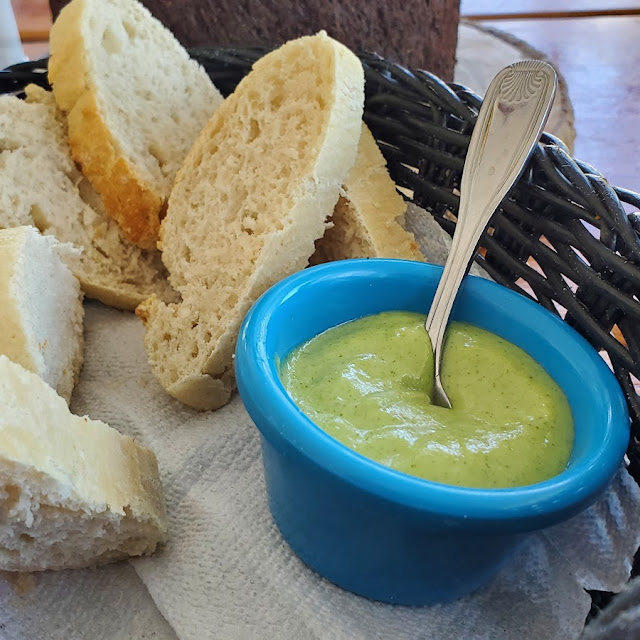 Bread with Cilantro Sauce