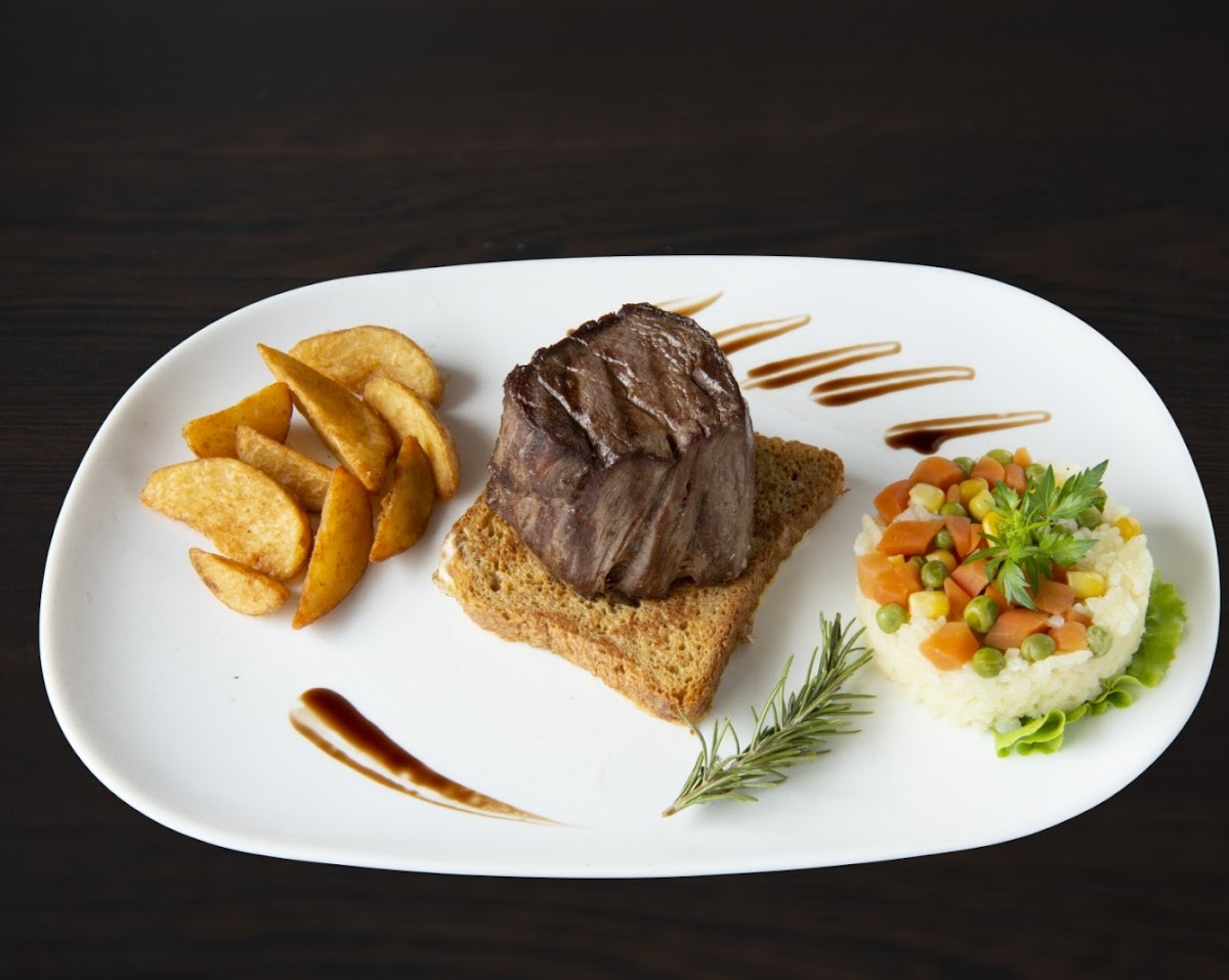 ANTIKA Restaurant - Photo 1