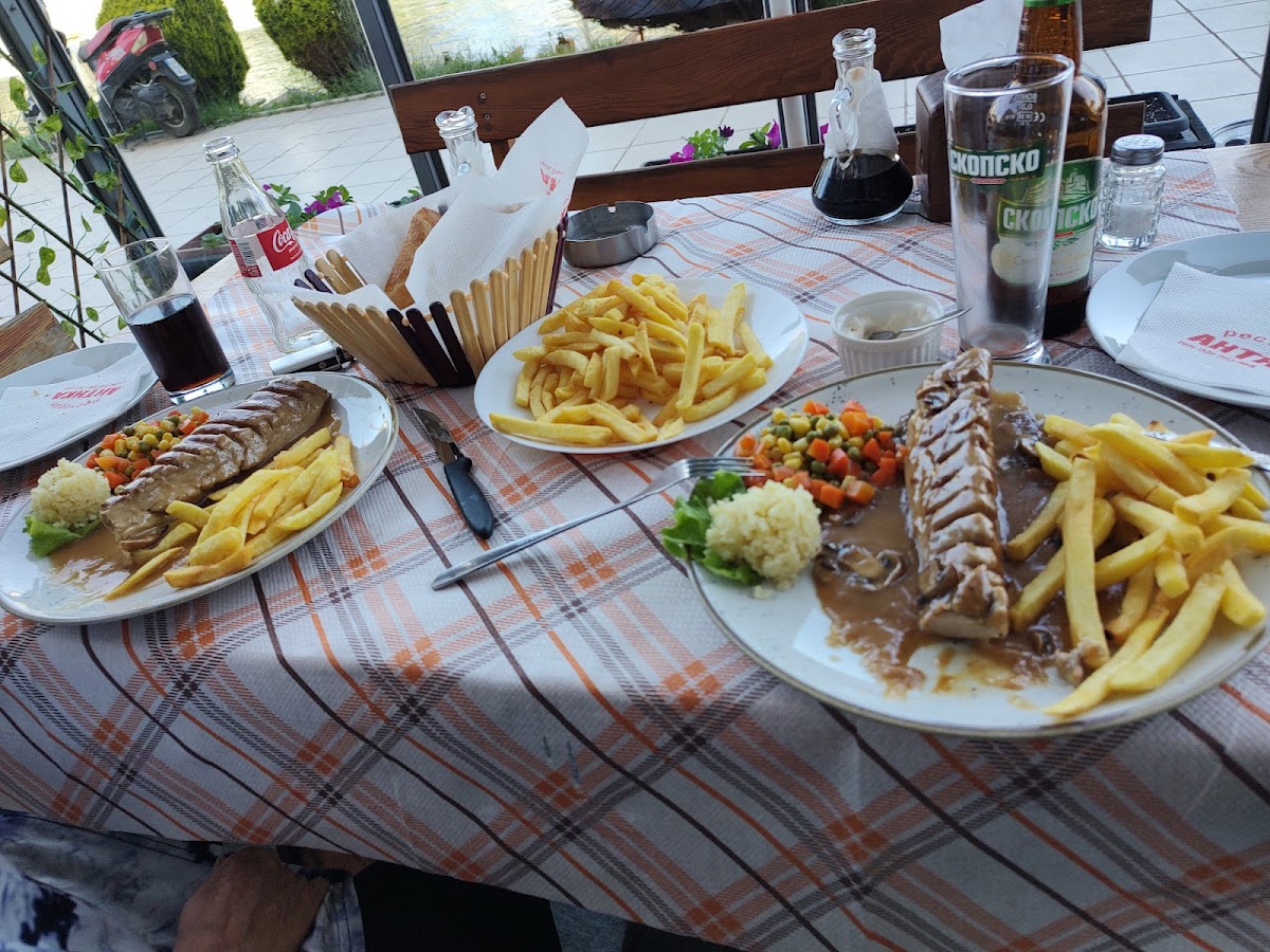 ANTIKA Restaurant - Photo 4