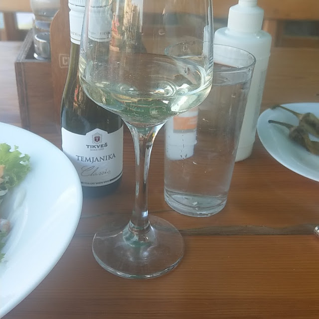 White Vino