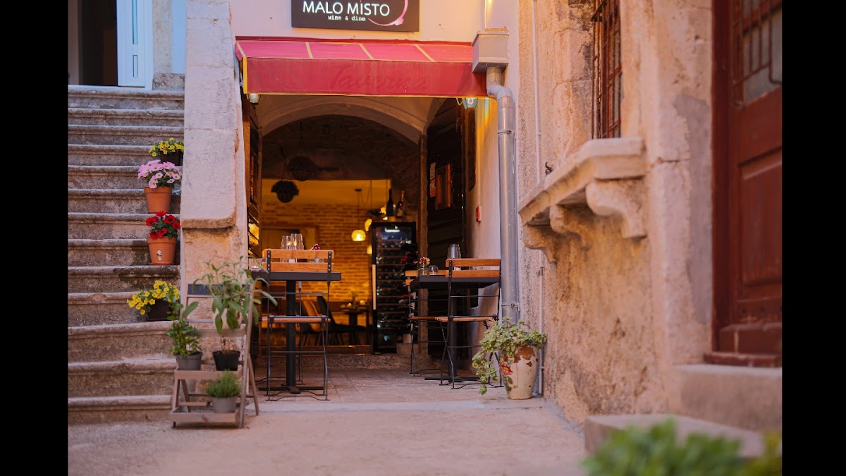 Malo misto wine & dine