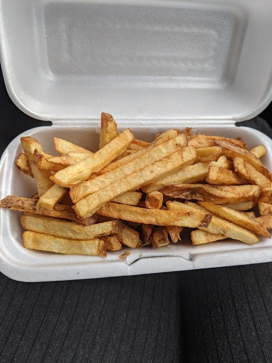 Louanne's Famous Fries - Photo 7