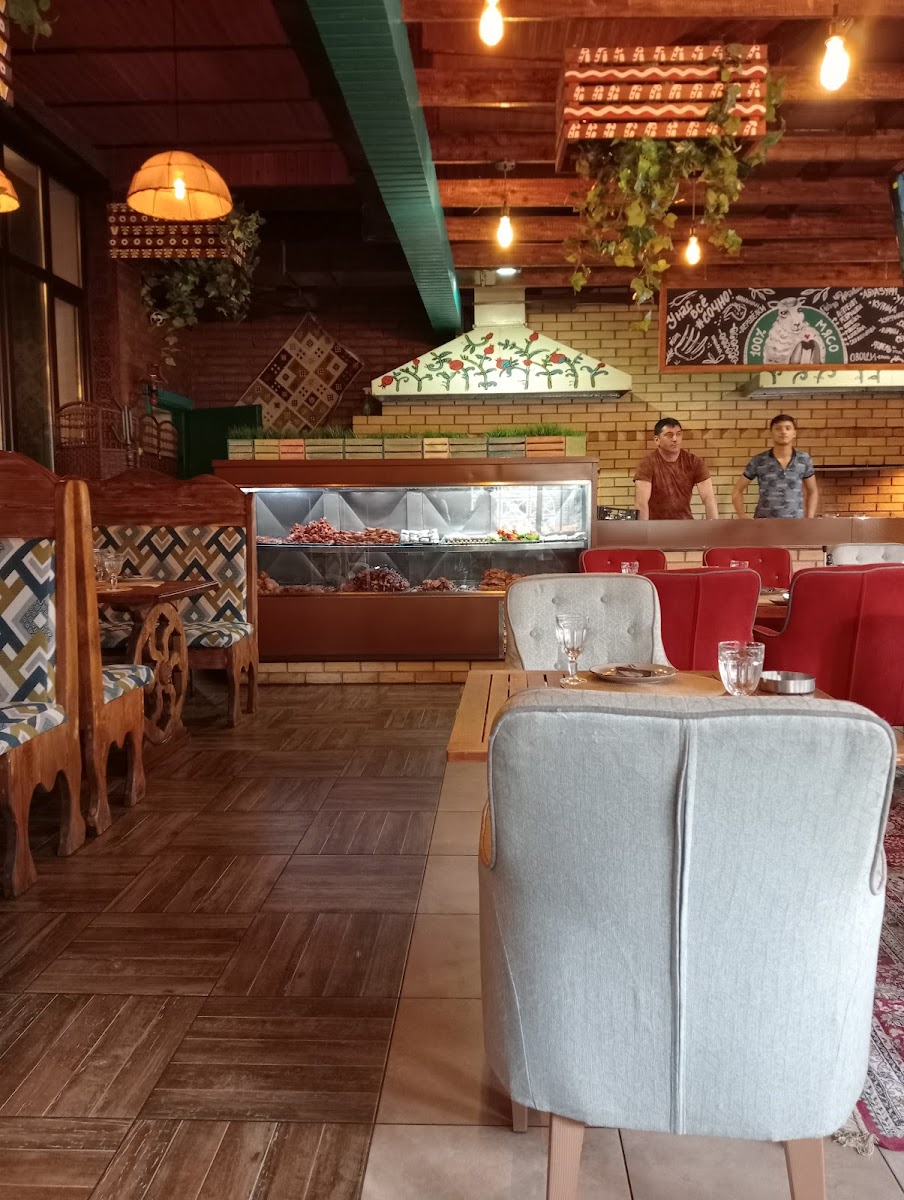 Dadiani Georgian Restraurant - Photo 4