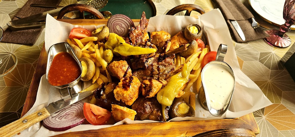 Dadiani Georgian Restraurant - Photo 6