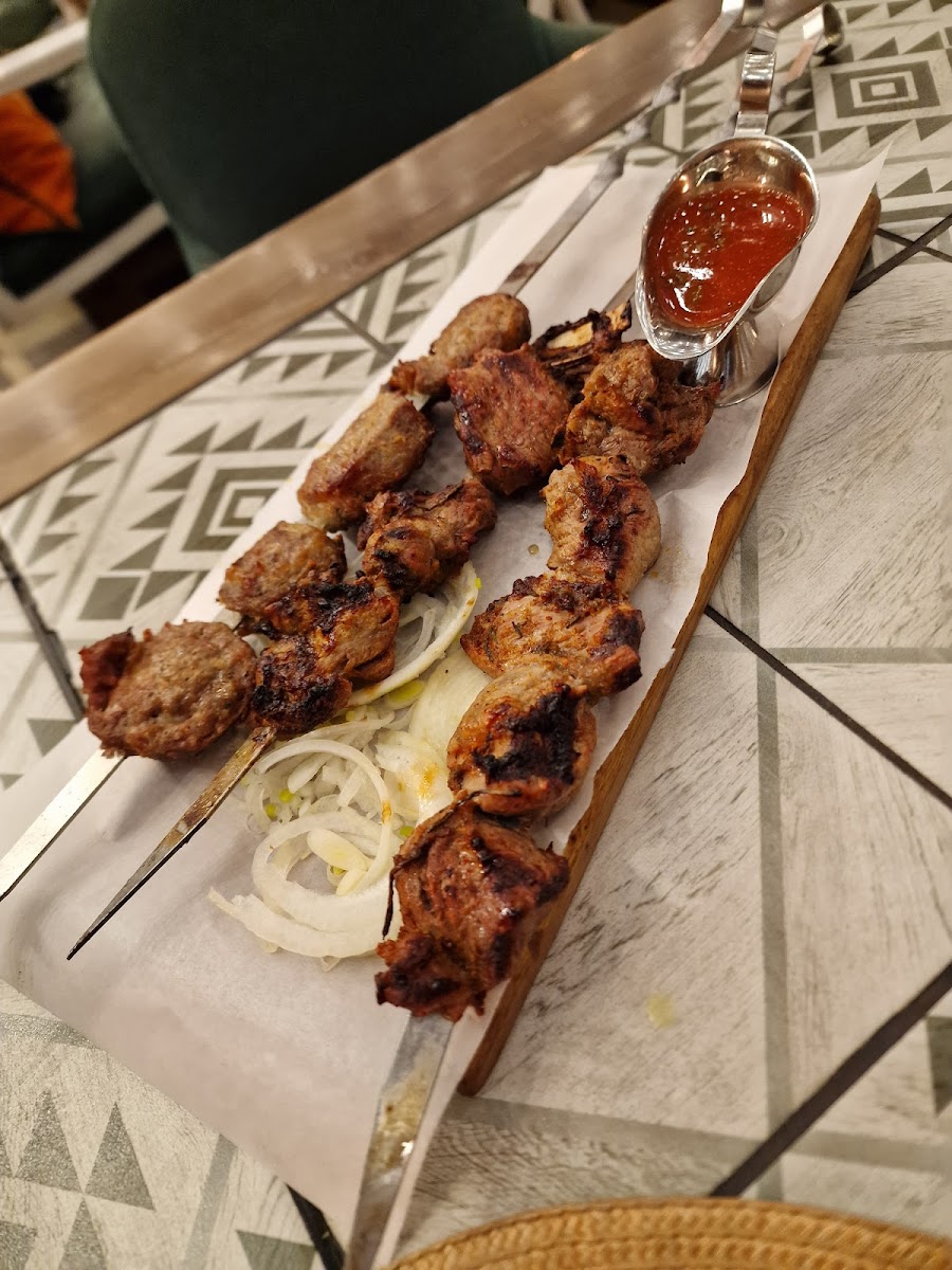 Dadiani Georgian Restraurant - Photo 8
