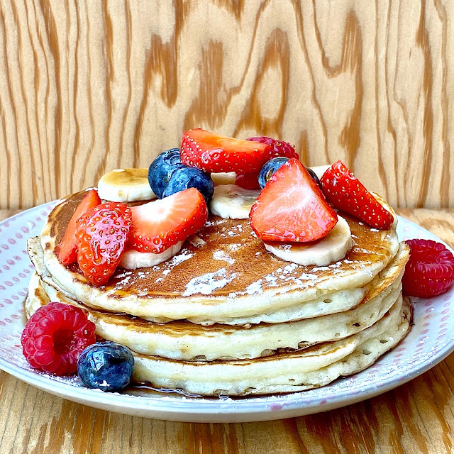 Pancakes X Fruits Frais X Sirop d'érable