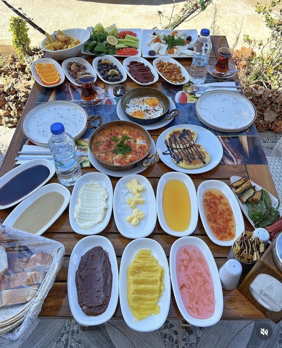 Elegance Restaurant - Photo 9