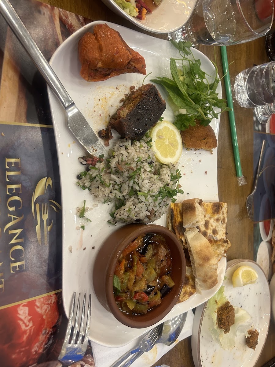 Elegance Restaurant - Photo 4