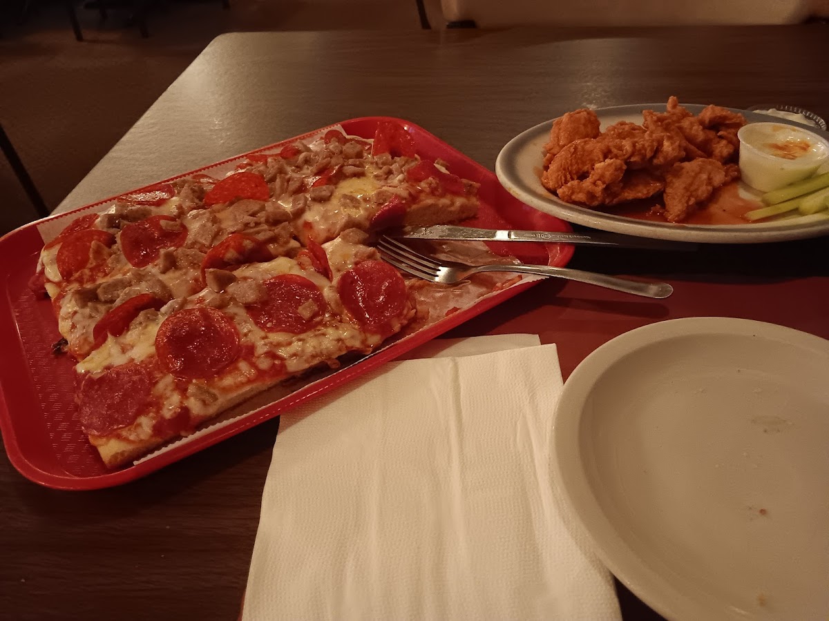 Zaleski's Clubhouse Cafe - Photo 3