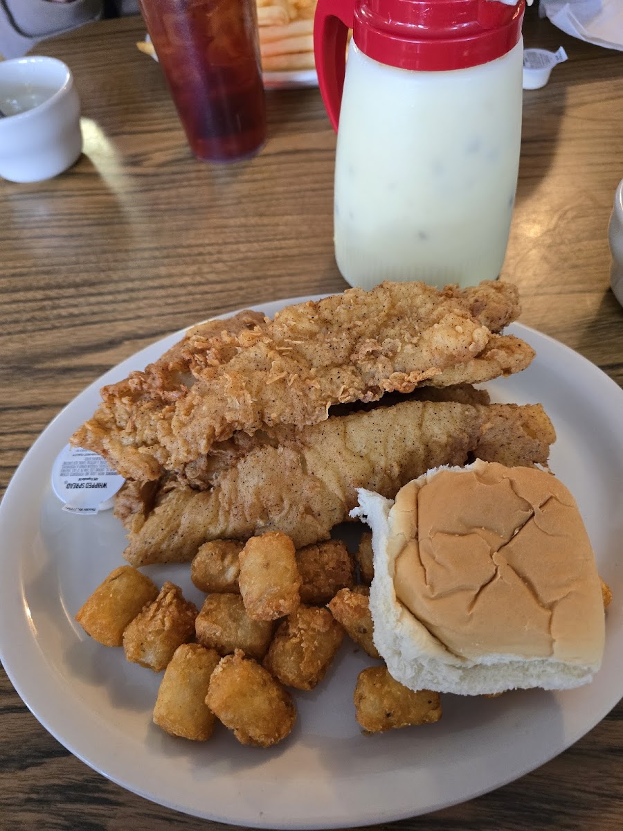Turkey Lake Restaurant & Tavern - Photo 3